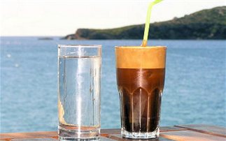 Αναγνώστης: “Στην Θεσσαλονίκη πίνω φθηνότερο καφέ από την Αλεξάνδρεια!”