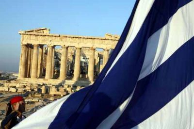 Απαγόρευσαν σε Ελληνίδα να φωτογραφηθεί στην Ακρόπολη κρατώντας την ελληνική σημαία