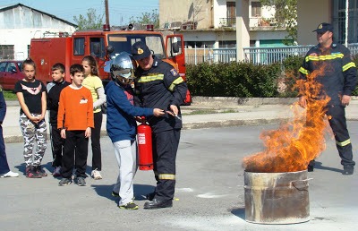 Η Πυροσβεστική Υπηρεσία Αλεξάνδρειας στο Δημοτικό Σχολείο Τρικάλων