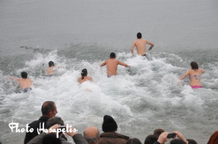 Ο Αγιασμός των Υδάτων στον Μακρύγιαλο (φώτο)