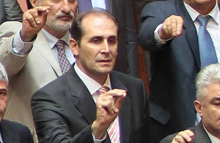Γραμματέας της Επιτροπής Οικονομικών της Βουλής ο Απ. Βεσυρόπουλος