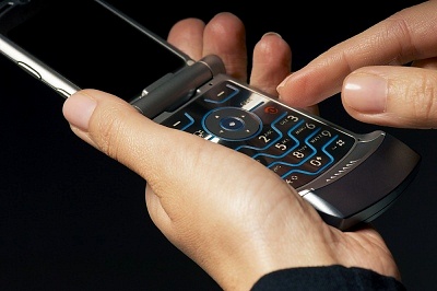 Κάνει τελικά κακό στην υγεία το κινητό; Δείτε τι έδειξε έρευνα 11 ετών