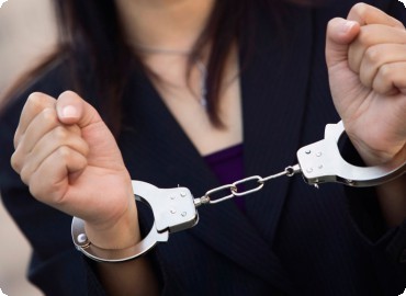 Σύλληψη 54χρονης στη Βέροια για χρέος 800 χιλιάδων ευρώ στο δημόσιο