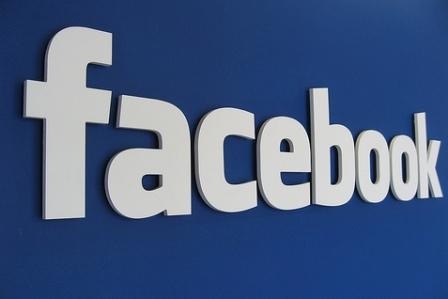 Το facebook θέλει να κλείσει το… faceporn