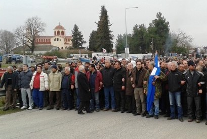 Έκλεισαν συμβολικά τον κόμβο Κουλούρας οι αγρότες Ημαθίας (φώτο)