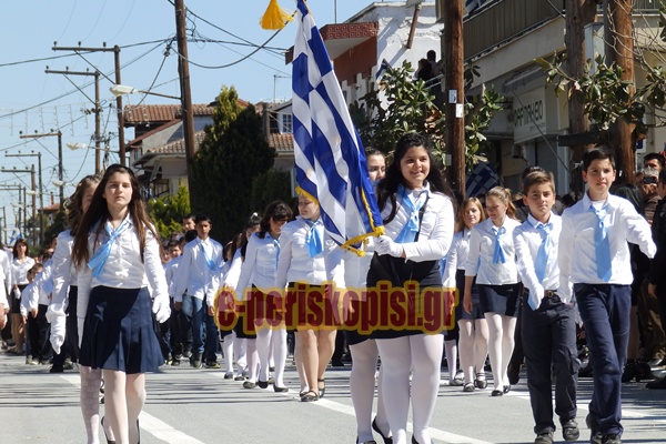 Η παρέλαση της 25ης Μαρτίου στο Πλατύ (φώτο)