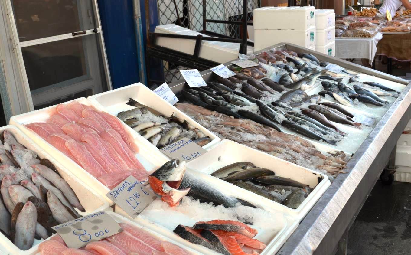 Απολαύστε τα πιο φρέσκα ψάρια στο ΠΑΛΙΟ ΜΑΓΑΖΙ στην Αλεξάνδρεια! (εικόνες)