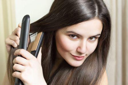 Γυναίκα: Τα 4 βασικά λάθη που κάνεις με το σίδερο μαλλιών – Πως θα τα αποφύγεις!