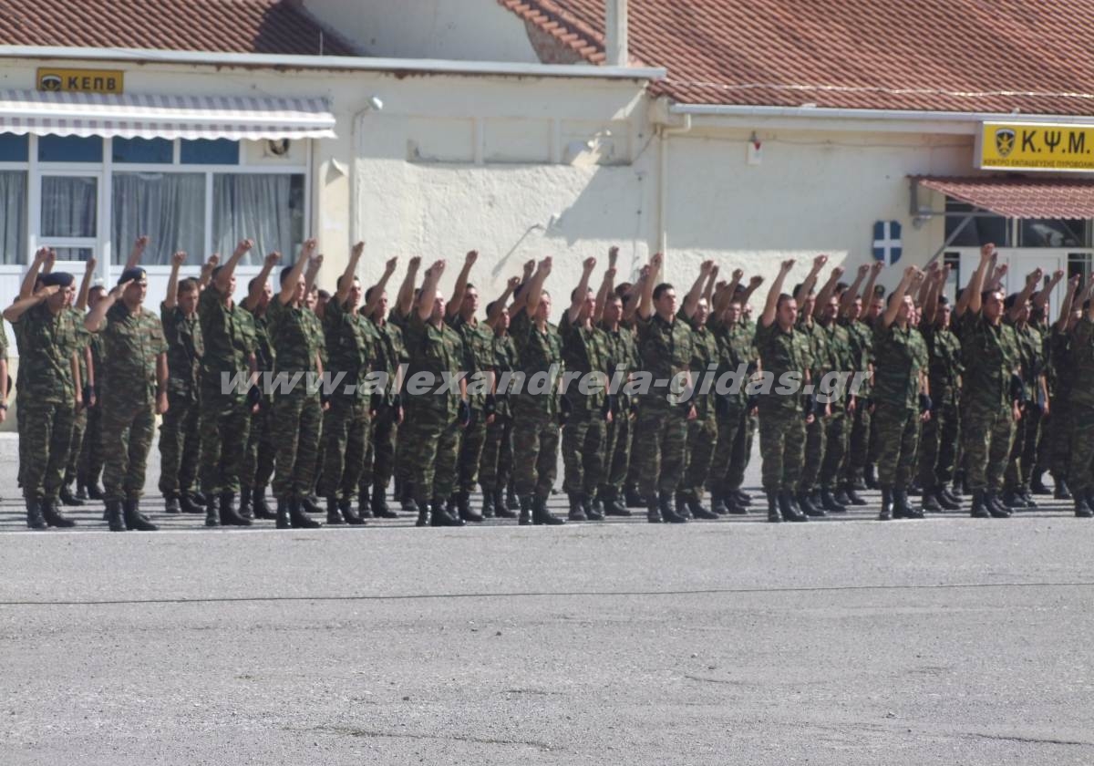 Ορκίστηκαν οι φαντάροι της σειράς 333 στη Θήβα – πολλοί από τον δήμο Αλεξάνδρειας (εικόνες)