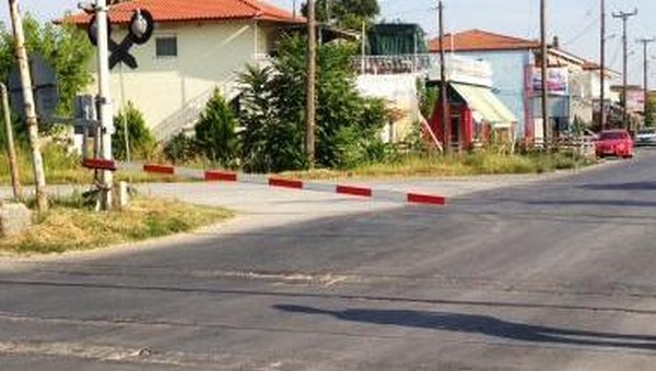 Αναγνώστης: Δεν κατέβηκαν οι μπάρες στις γραμμές της Καψόχωρας