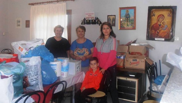 Συγκέντρωσαν είδη πρώτης ανάγκης για τους πρόσφυγες της Ειδομένης στην Κυψέλη (εικόνες)