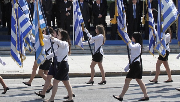 Πολυκατάστημα ΠΑΠΑΔΗΜΑΣ: Tώρα κοντά σας και με ρούχα παρέλασης! (φώτο)