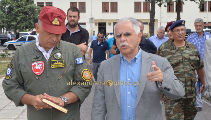 Στο κέντρο φιλοξενίας προσφύγων Αλεξάνδρειας βρέθηκε ο υφυπουργός Γιάννης Μπαλάφας (φώτο-βίντεο)