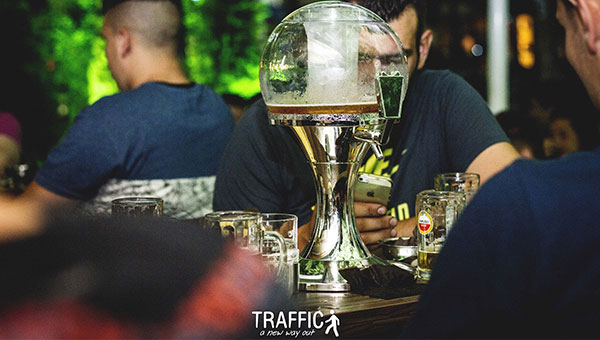 1+1 στα βαρέλια και στο παγωμένο dispenser σήμερα στο TRAFFIC!