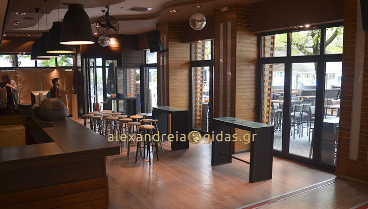 Τέλος εποχής για το ΜΕΖΖΟ στον πεζόδρομο – έκλεισε σήμερα (φώτο)