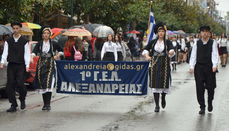 Έμποροι, καταστηματάρχες, αγρότες, οδηγοί φορτηγών κ.α. ένωσαν τις φωνές τους στο Νησέλι (βίντεο-φώτο)