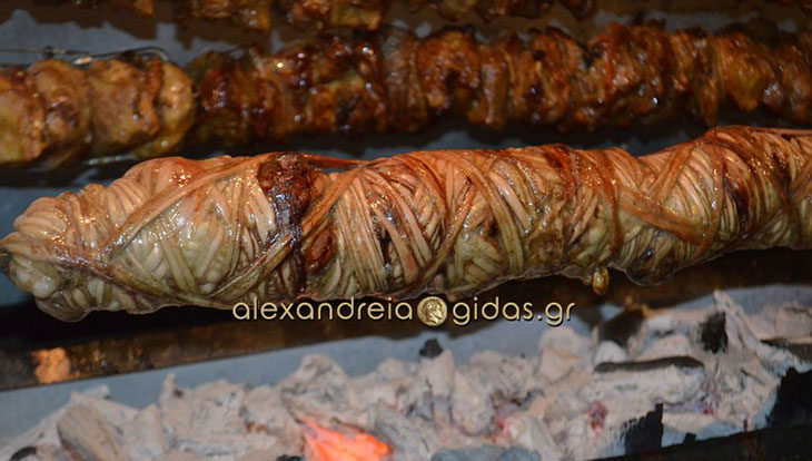 Άναψαν τα κάρβουνα στη ΓΩΝΙΑ ΓΕΥΣΕΩΝ στο Λιανοβέργι – τι να δοκιμάσετε απόψε