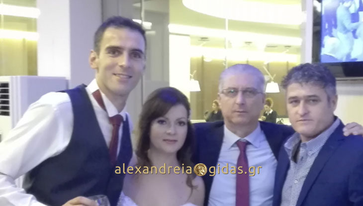 Παντρεύτηκε ο διαιτητής της ΕΠΣ Ημαθίας Νησελίτης – βρήκαμε και μία φίλη από την Αλεξάνδρεια! (φώτο)