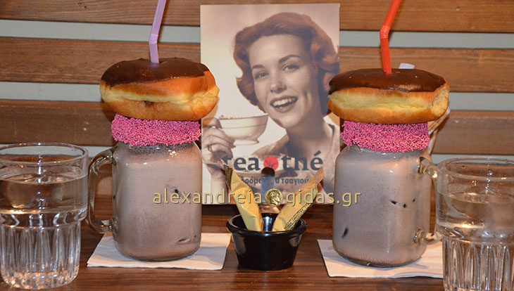 Θα βγείτε για καφέ; Δοκιμάστε από σήμερα το υπέροχα Choco Donuts στο TRAFFIC! (φώτο)
