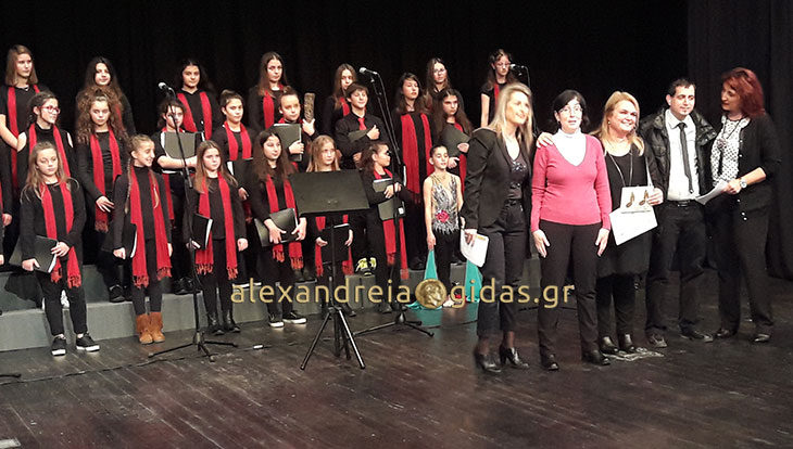 Καταχειροκροτήθηκε στην 23 Συνάντηση χορωδιών η Μελισσάνθη (φώτο)