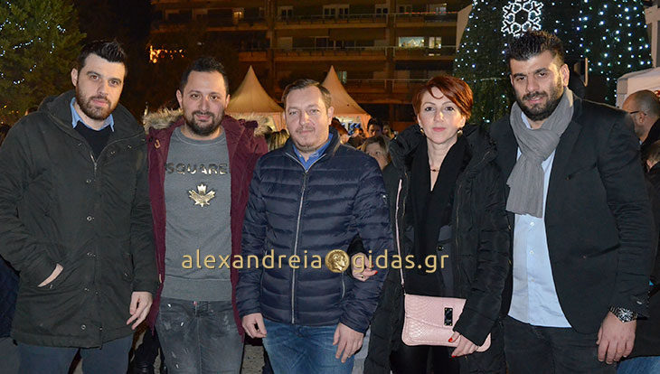 Πετυχημένη η γιορτή του Εμπορικού Συλλόγου Αλεξάνδρειας – δείτε πόσο κόσμο έχει στο κέντρο (φώτο-βίντεο)