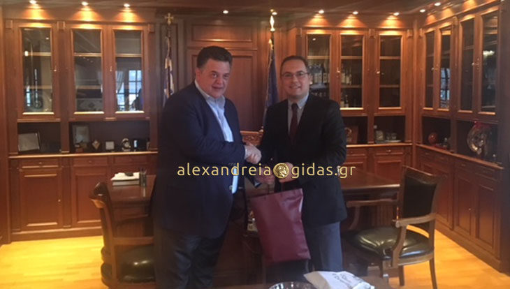 Ο Εμπορικός Ακόλουθος της Τουρκικής Δημοκρατίας στο Επιμελητήριο Ημαθίας (φώτο)