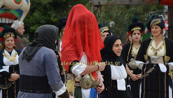 Με πολύ γέλιο και φέτος ο χωριάτικος γάμος στη Μελίκη! (φώτο-βίντεο)