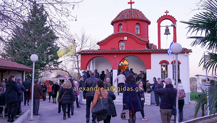 Η Θεία Ευχαριστία στην Παναγία της Αλεξάνδρειας για τους μαθητές (φώτο)