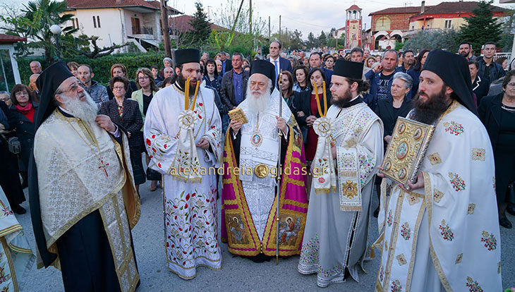 Η Εορτή των Αγίων Ραφαήλ, Νικολάου και Ειρήνης σε Λουτρό και Παλαιοχώρι (φώτο)