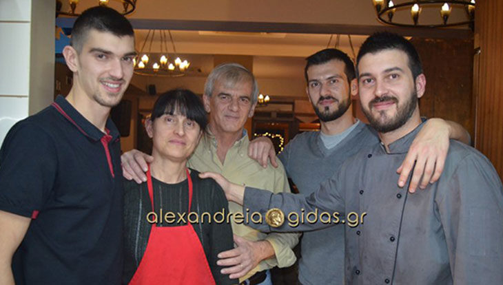 Ανοιχτή το βράδυ της Μ. Παρασκευής με νηστίσιμα η Ταβέρνα ΜΑΚΗΣ στο Βρυσάκι – ευχές από την οικογένεια Καθρέπτη