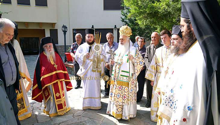 Πανηγύρισε η Ιερά Μονή Αγίου Αθανασίου Σφηνίτσης στην Αγκαθιά (φώτο)