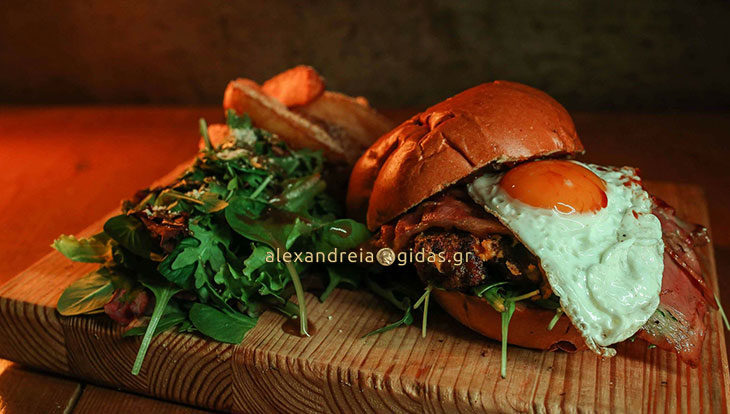 Burgers & beer night σήμερα στο OLIVE στον πεζόδρομο – δοκιμάστε το Queen Οlive burger!