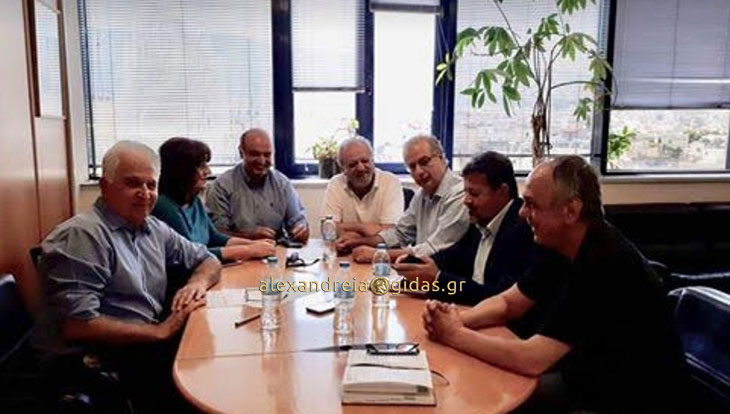 Σύσκεψη στα γραφεία του ΕΛΓΑ για τις ζημιές στα χωράφια παρουσία βουλευτών Ημαθίας του Σύριζα