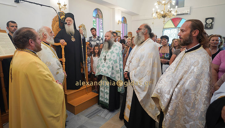 Ο θείος λόγος στο Ιερό Παρεκκλήσι της Αγίας Ειρήνης Χρυσοβαλάντου στον Σχοινά (φώτο)