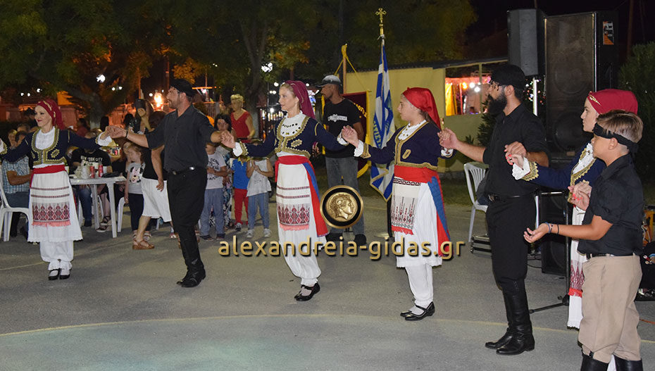 Με έντονο άρωμα Κρήτης το γλέντι στο Παλαιοχώρι (φώτο-βίντεο)