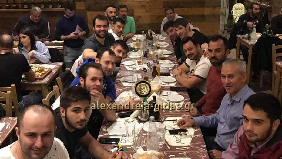 Γεύμα του Μπάμπη Πλατσά στον ΓΑΣ Αλεξάνδρειας για το κύπελλο στο μπάσκετ (φώτο)