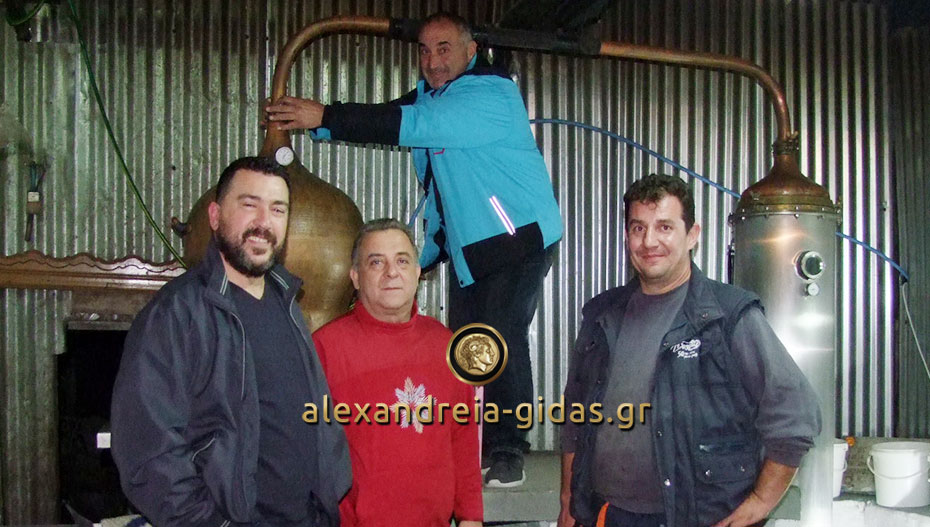 Έβγαλε τσίπουρο ο επιχειρηματίας Γιάννης Μαλιόγλου (φώτο)