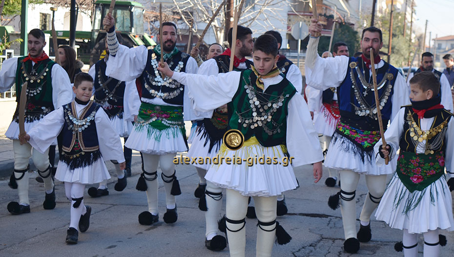 Με Ρουγκάτσια και γλέντι στο Πνευματικό Κέντρο την παραμονή της πρωτοχρονιάς η Εστία Ρουμλουκιωτών