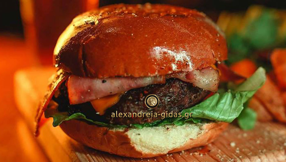 Bραδιά με burger σήμερα Τρίτη στο OLIVE στον πεζόδρομο