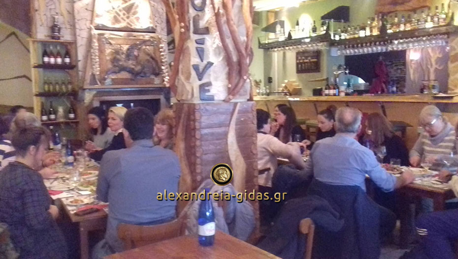 Γεύμα του ΕΕΕΕΚ Αλεξάνδρειας στο OLIVE (φώτο)