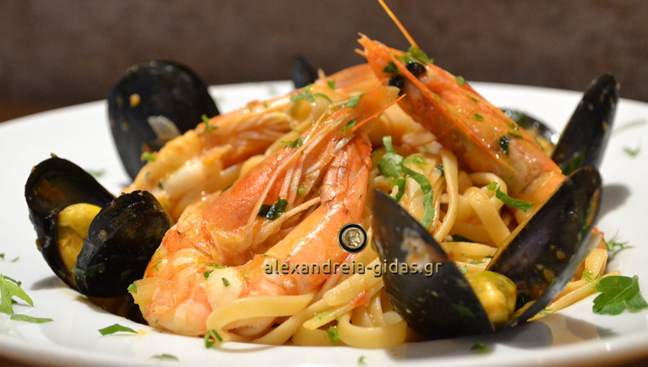 Linguine θαλασσινών Frutti di mare δοκιμάσατε στο OLIVE στον πεζόδρομο; (εικόνες από όλα τα νηστίσιμα)