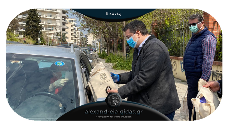 Υγειονομικό υλικό σε 3.000 ιδιώτες γιατρούς μοίρασε ο Τζιτζικώστας στη Θεσσαλονίκη
