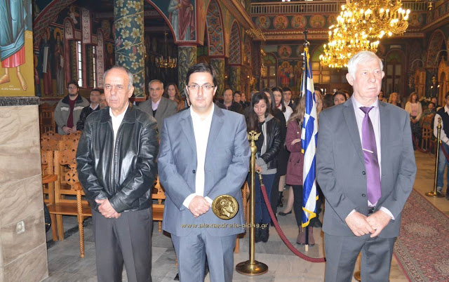 Δοκιμάστε τα δροσιστικά κοκτέιλς freeze-and-squeeze στο TROCADERO στον πεζόδρομο!